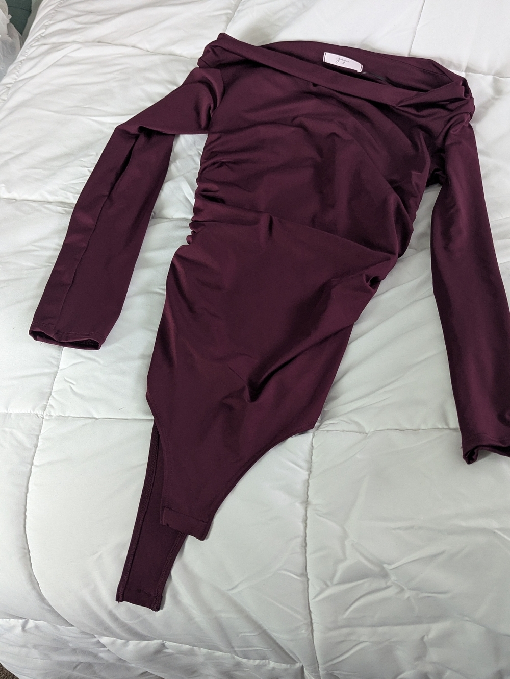 gaze Off-Shoulder Long Sleeve Bodysuit in Plum